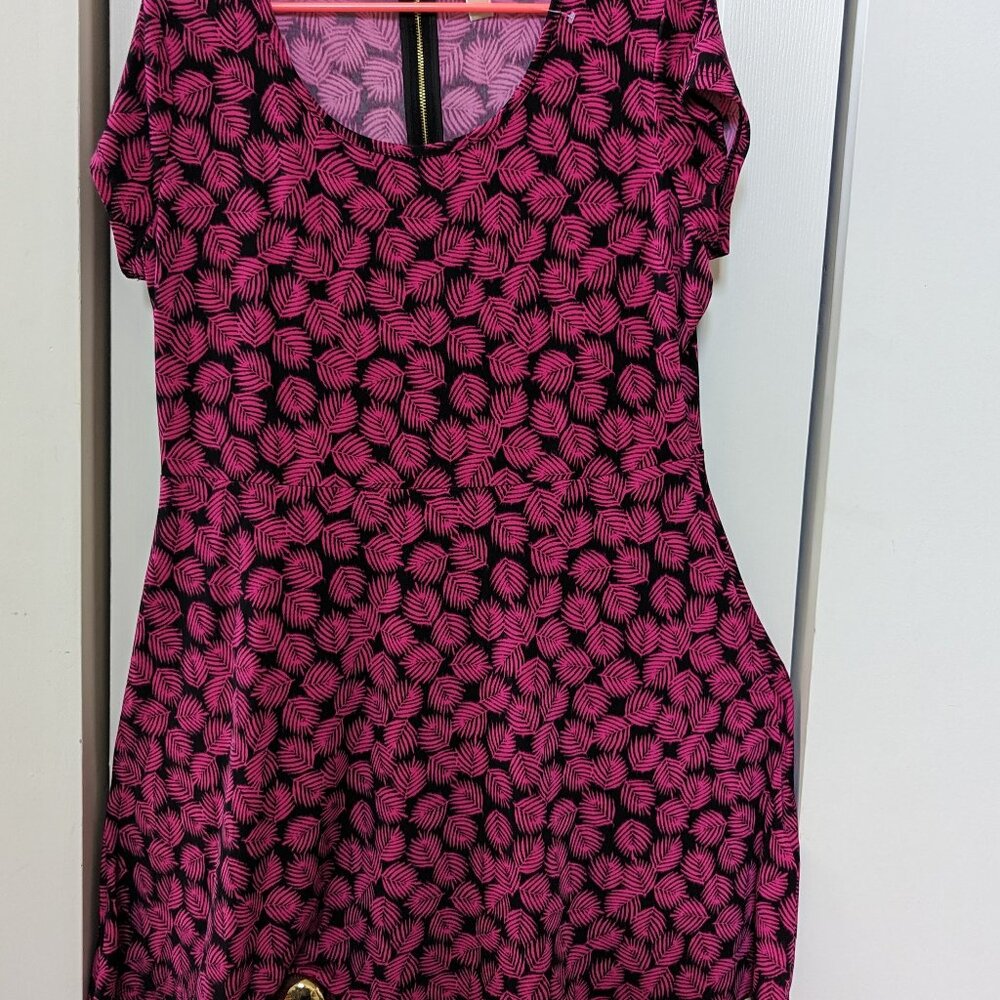 Michael Michael Kors - NWOT   Size XL